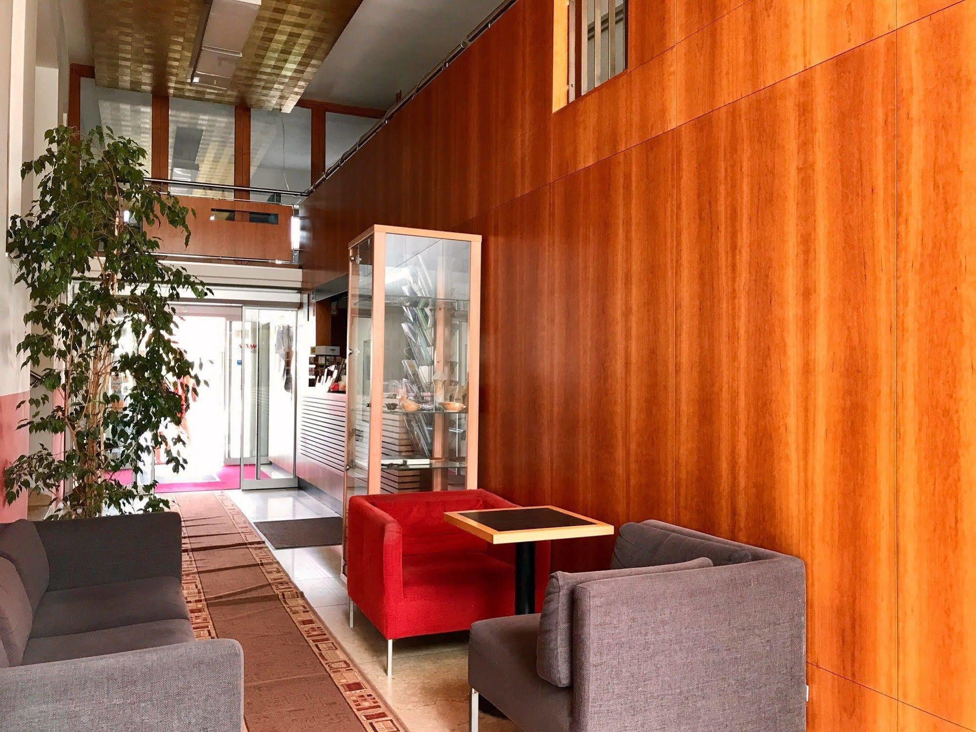 Hotel Maxim Svaty Jur Exterior photo